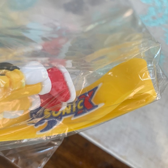 3 Sonic Heroes Bundle Key chain or backpack charm Brand New Never used - Picture 2 of 11